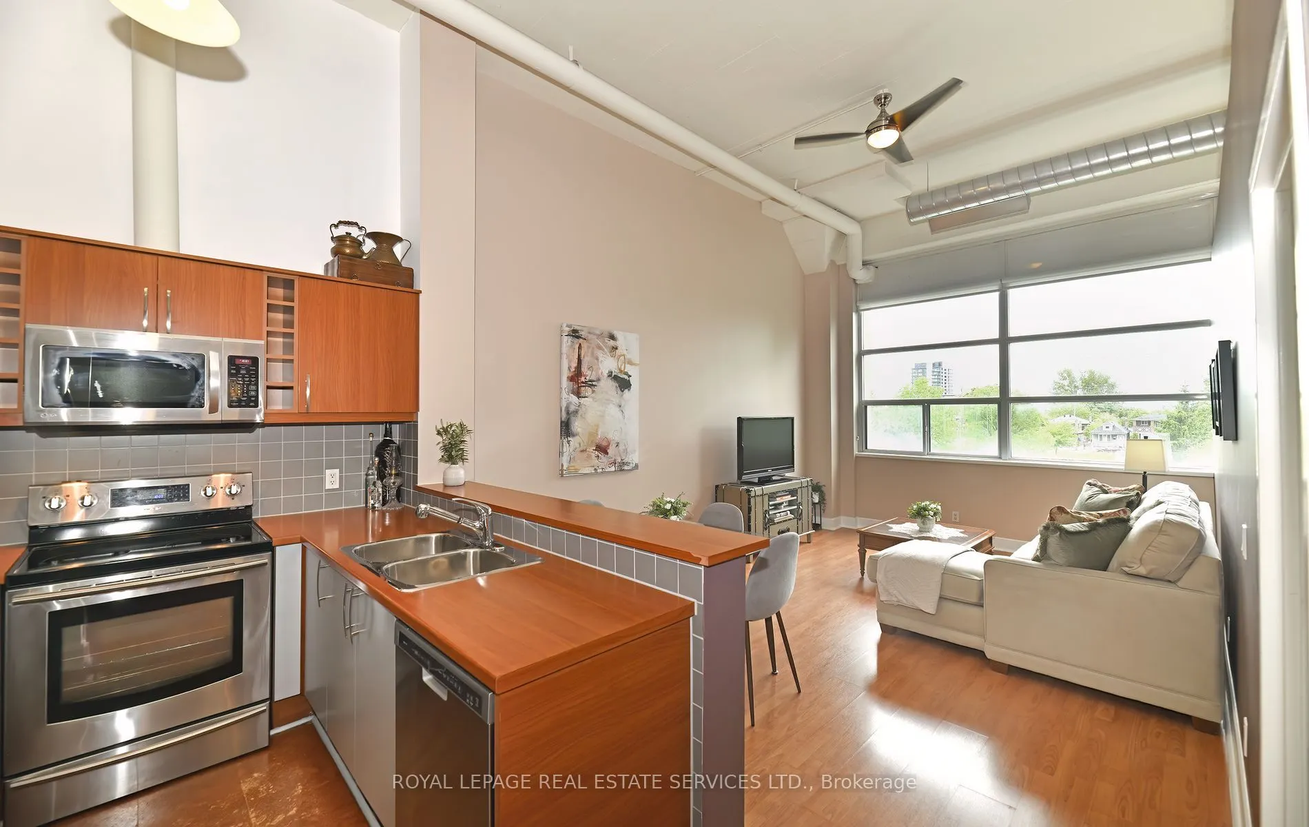 1001 Roselawn Avenue, #205