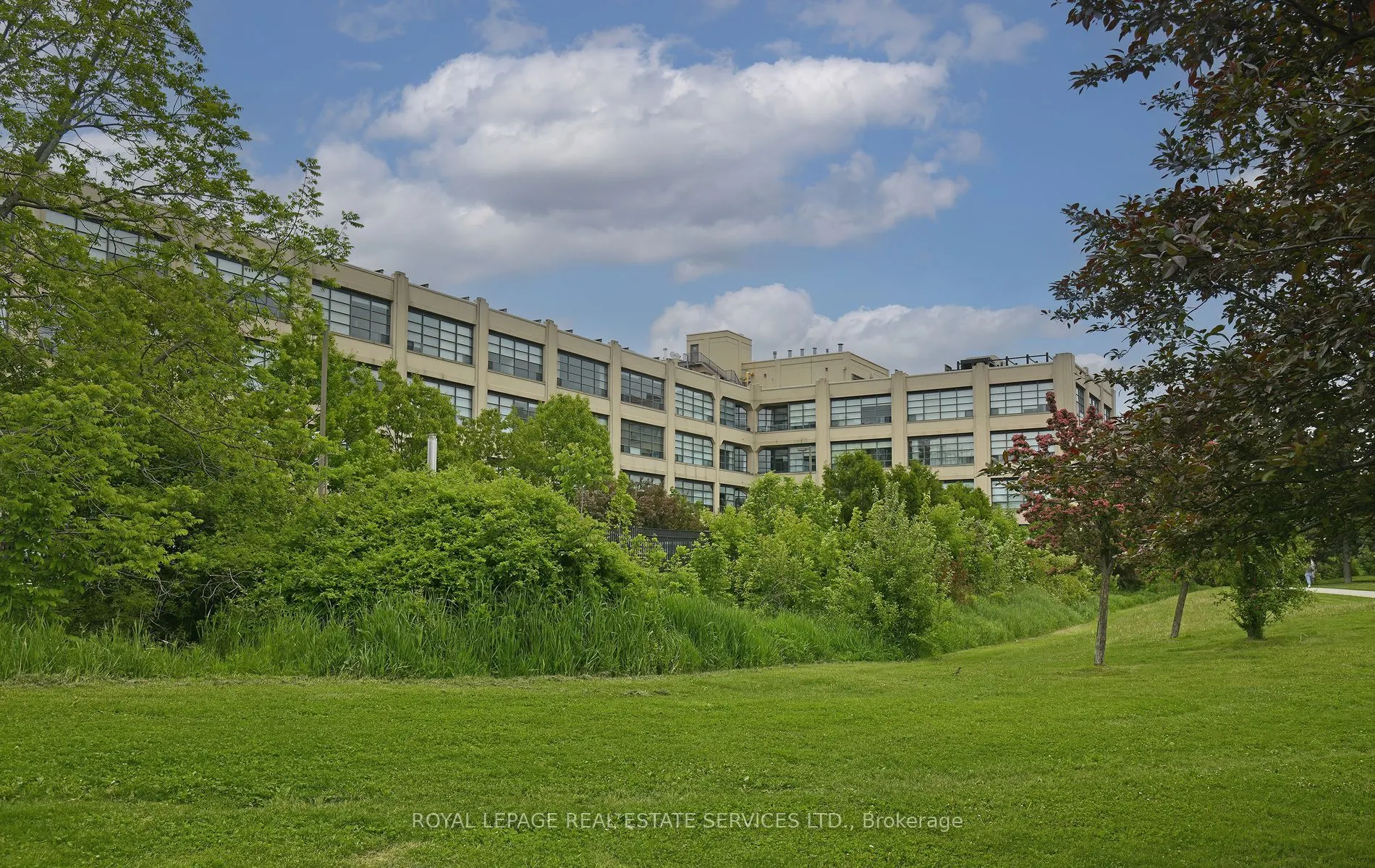 1001 Roselawn Avenue, #205