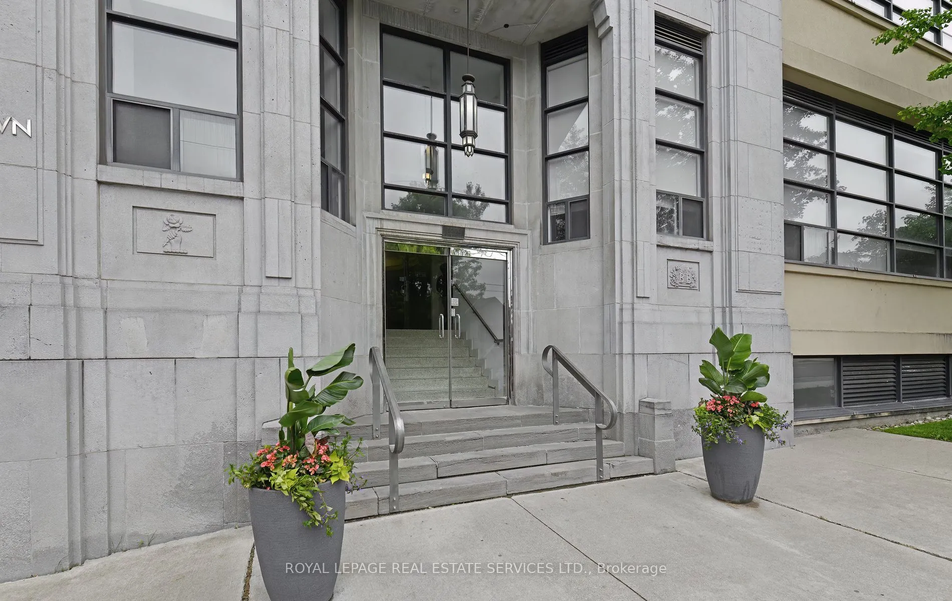 1001 Roselawn Avenue, #205