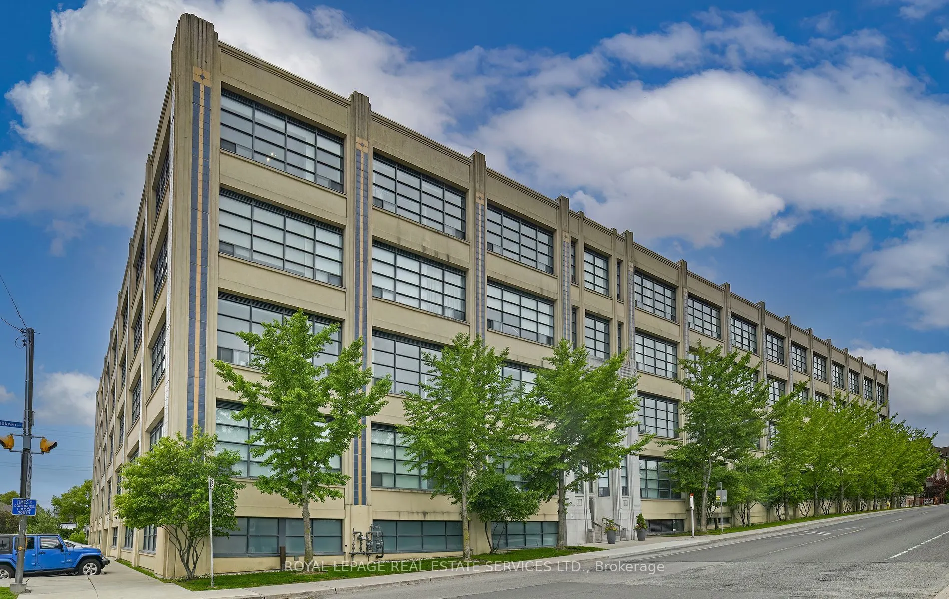 1001 Roselawn Avenue, #205