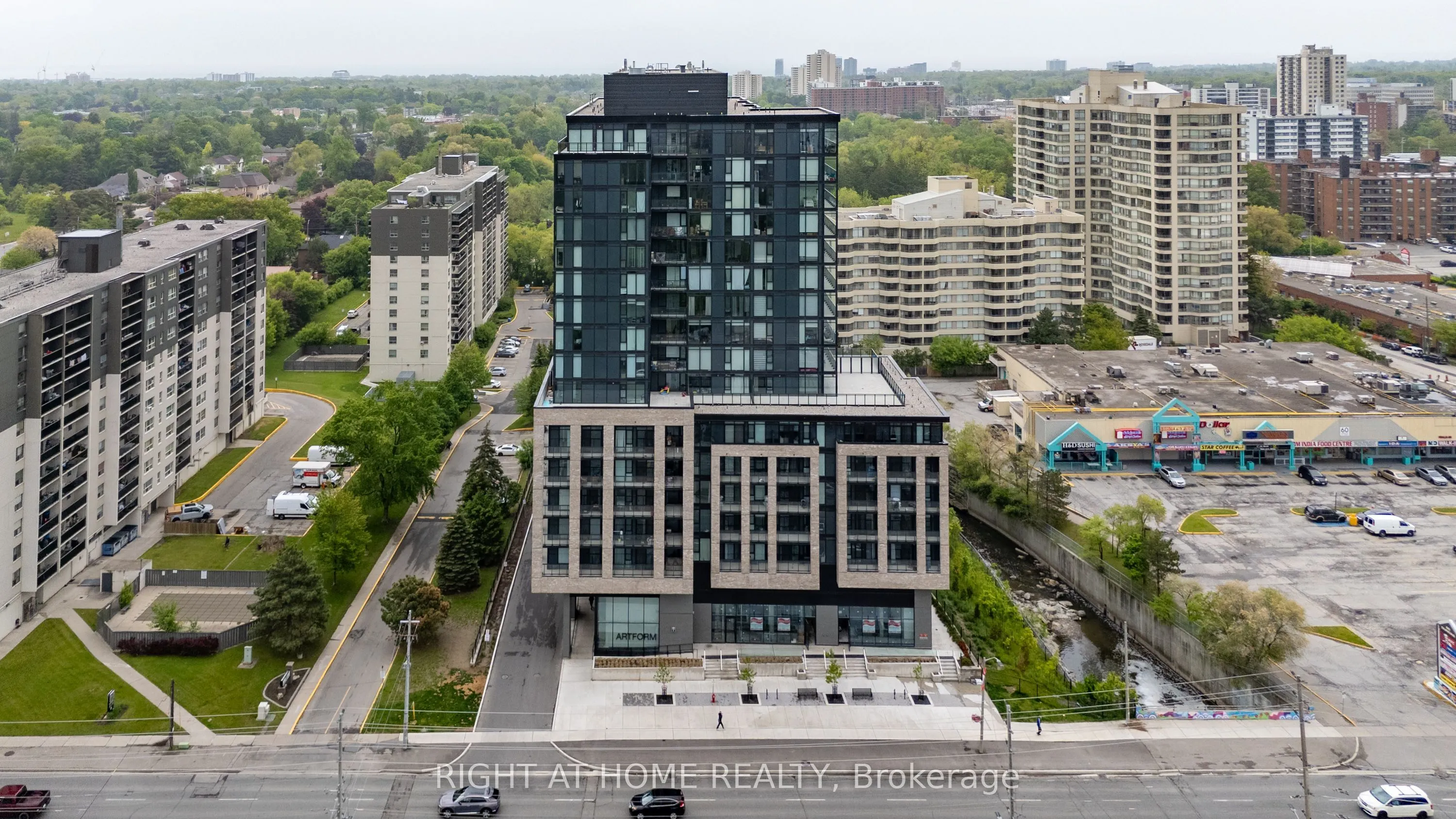86 Dundas Street E, #1520
