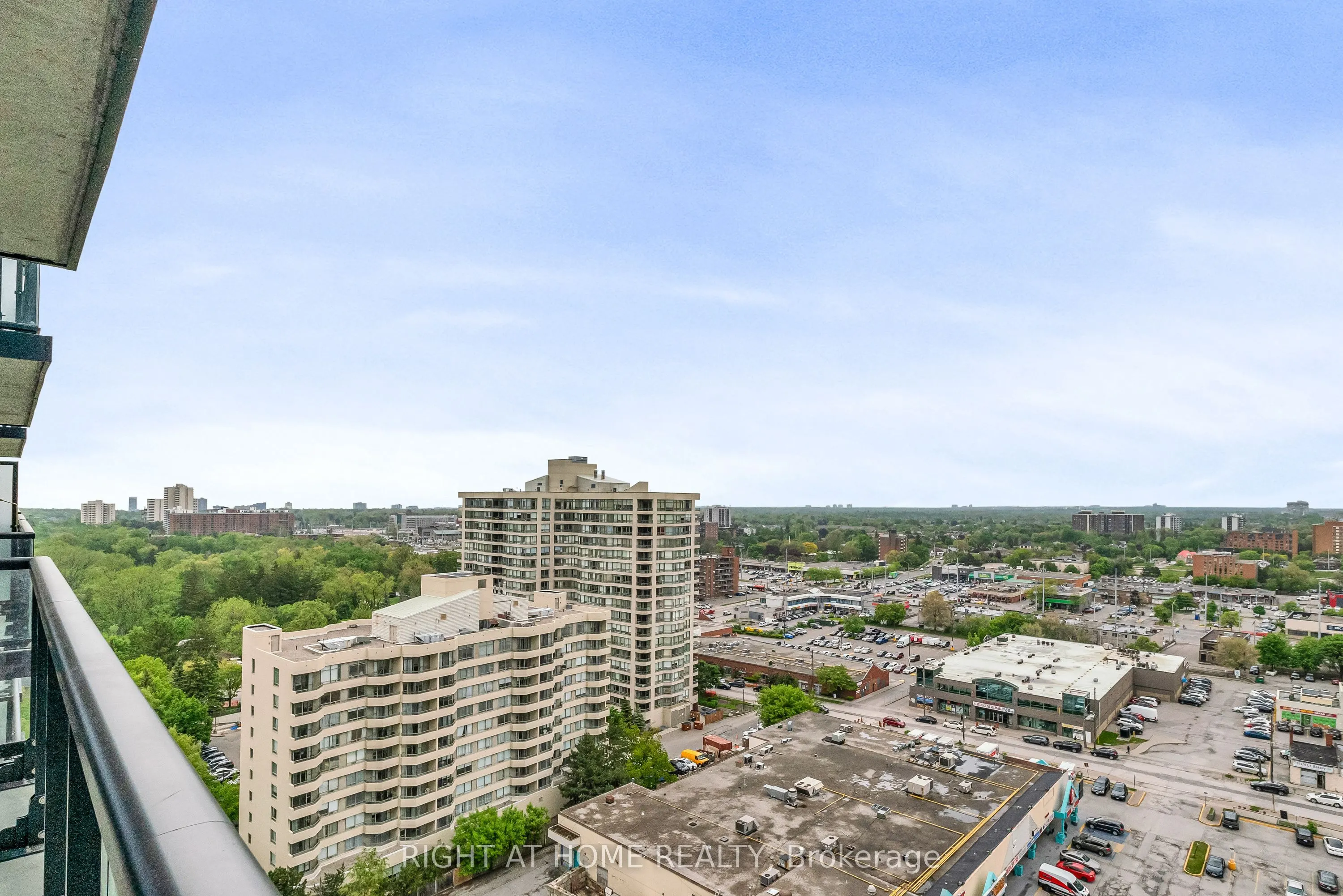 86 Dundas Street E, #1520