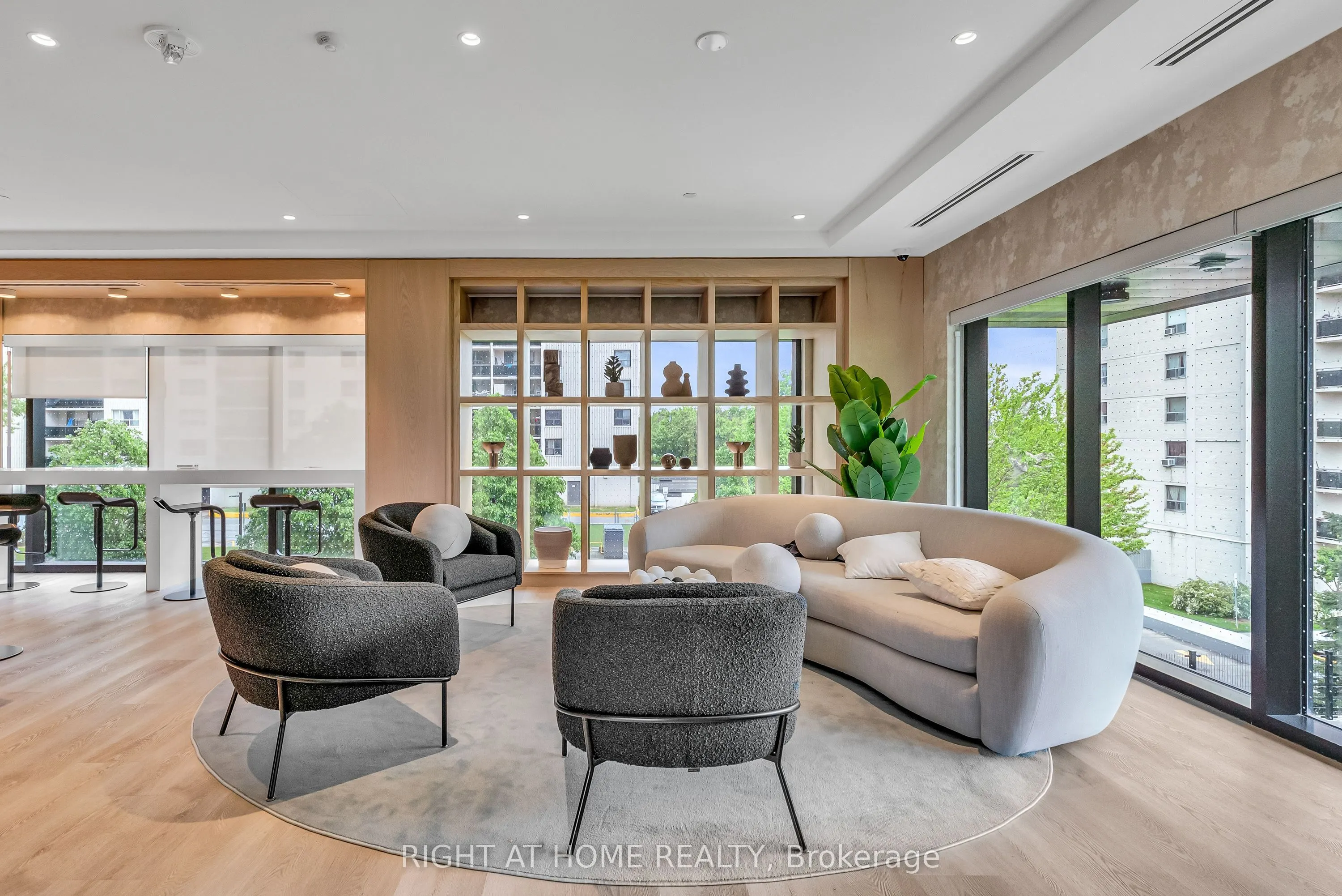 86 Dundas Street E, #1520