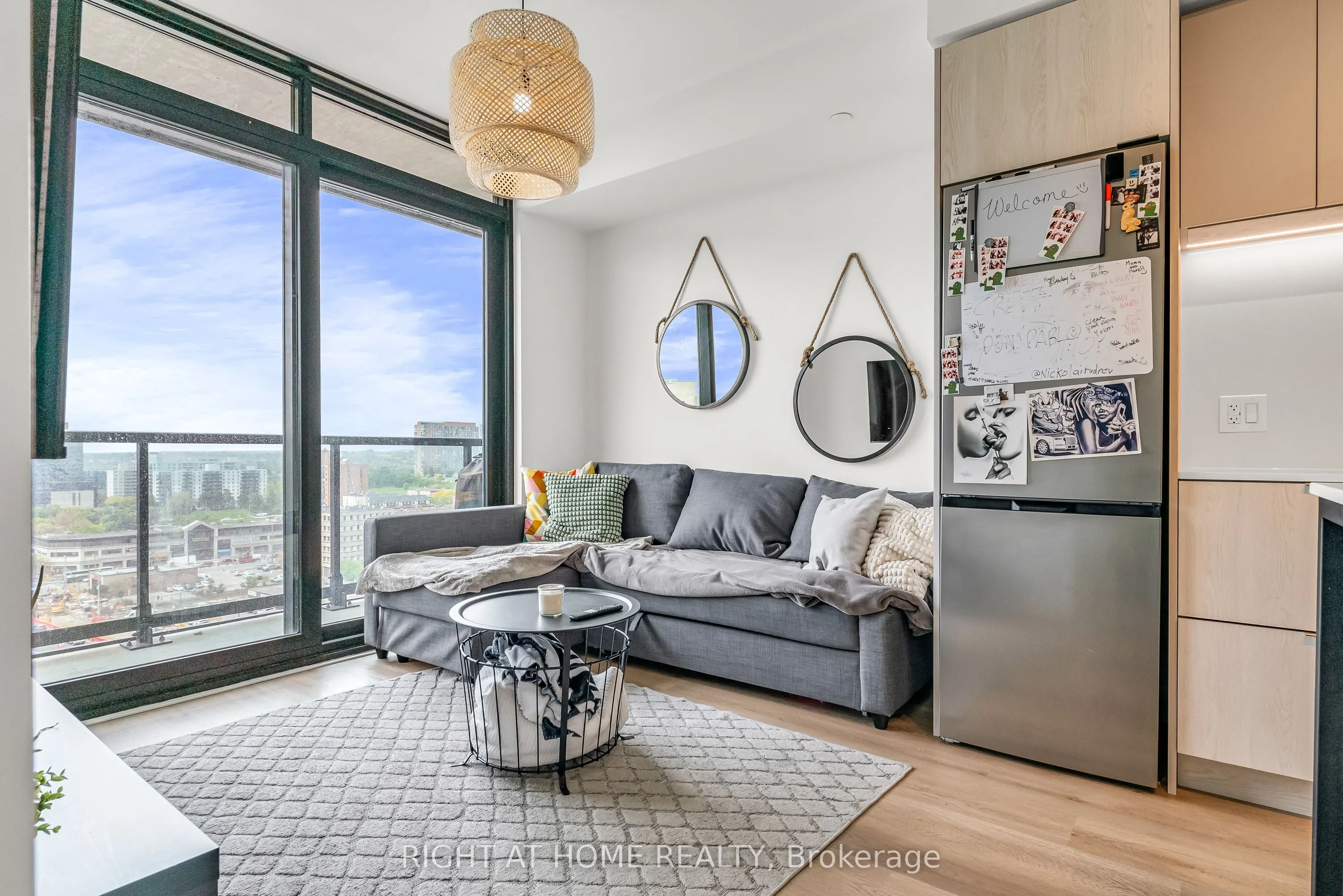 86 Dundas Street E, #1520