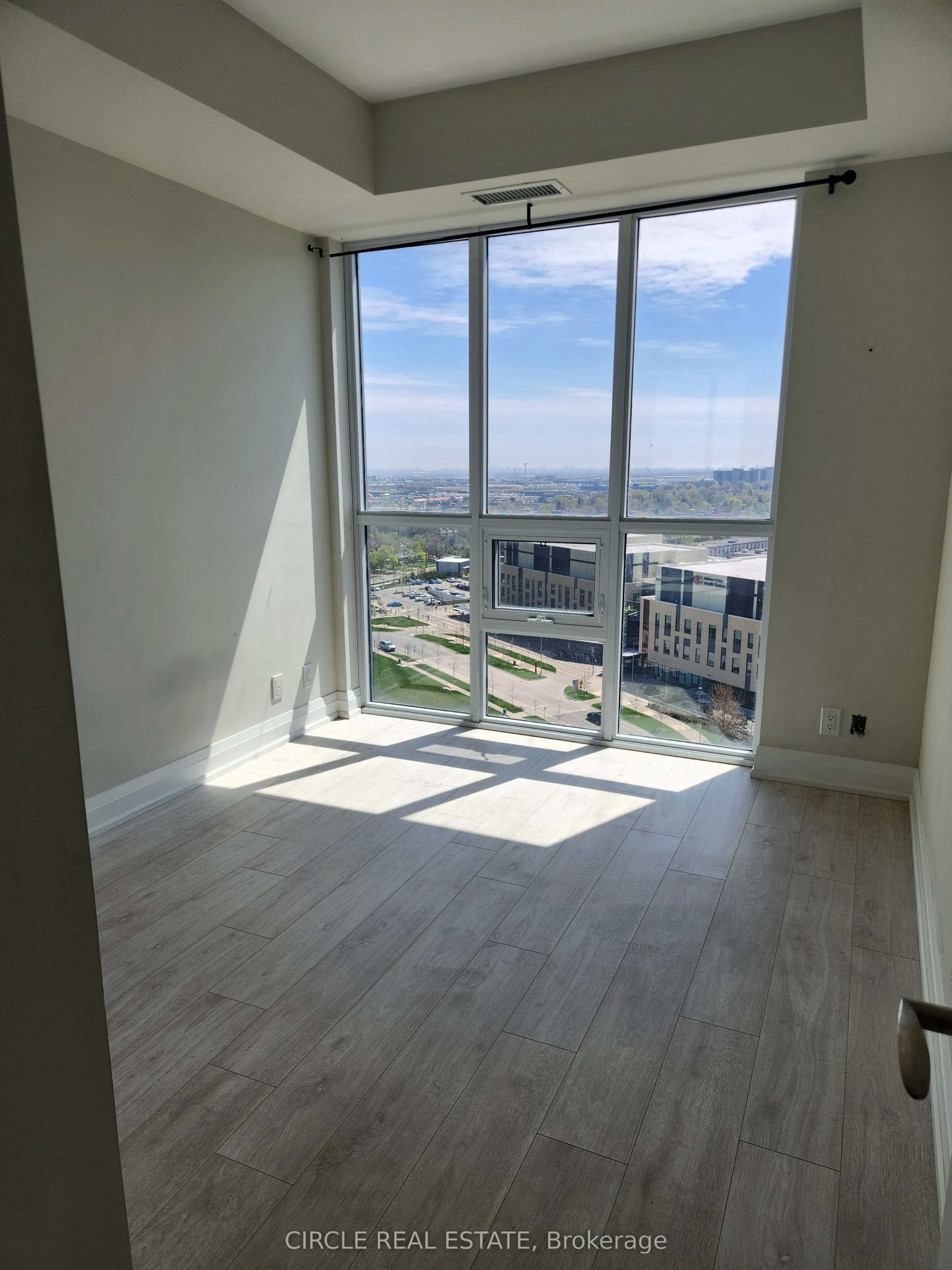 15 Lynch Street, #1505
