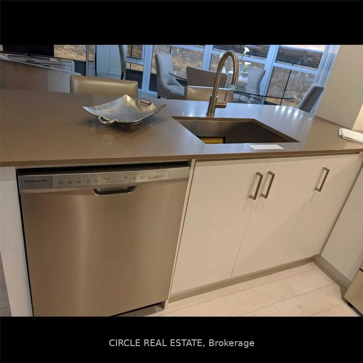 15 Lynch Street, #1505