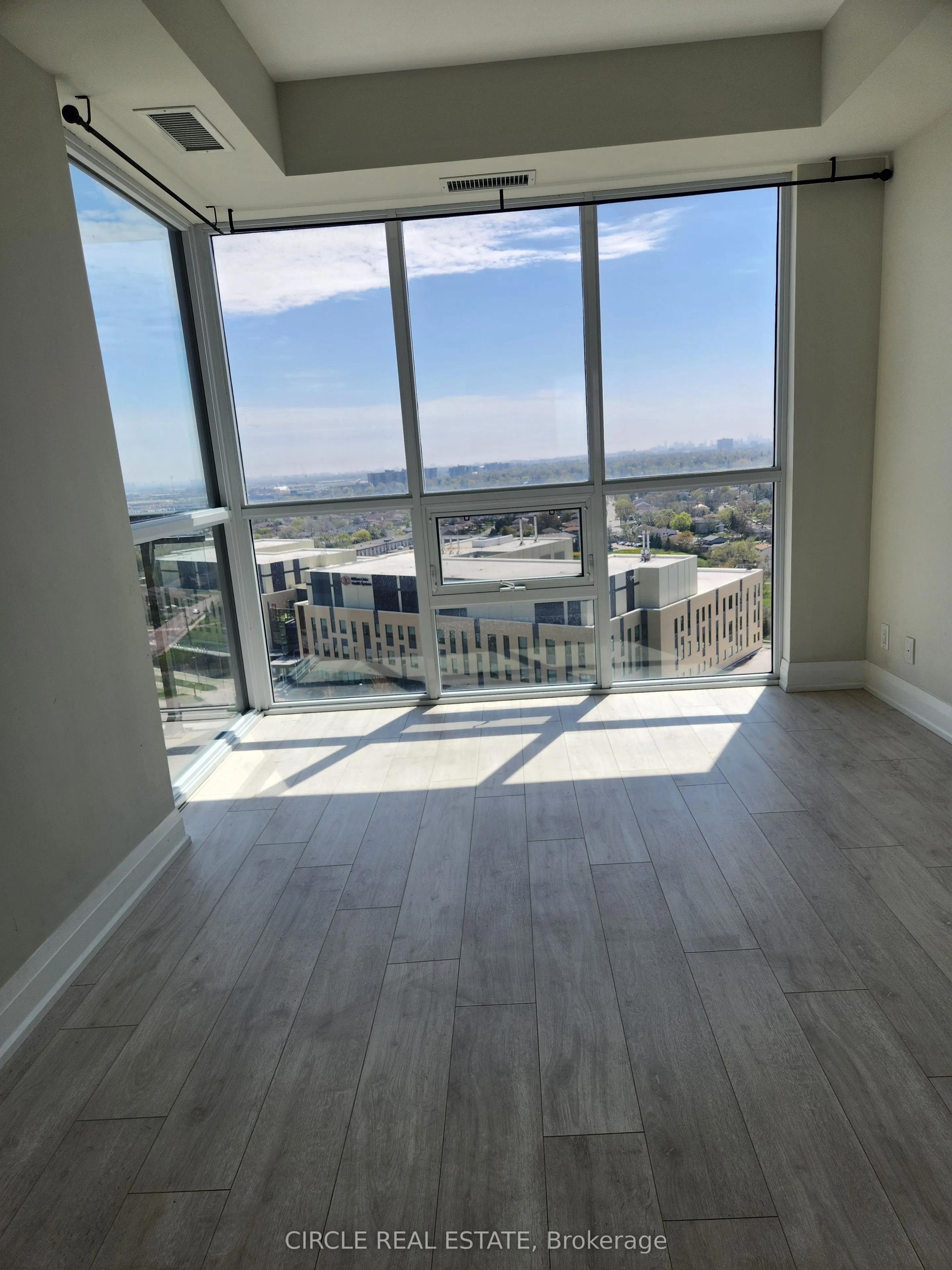 15 Lynch Street, #1505