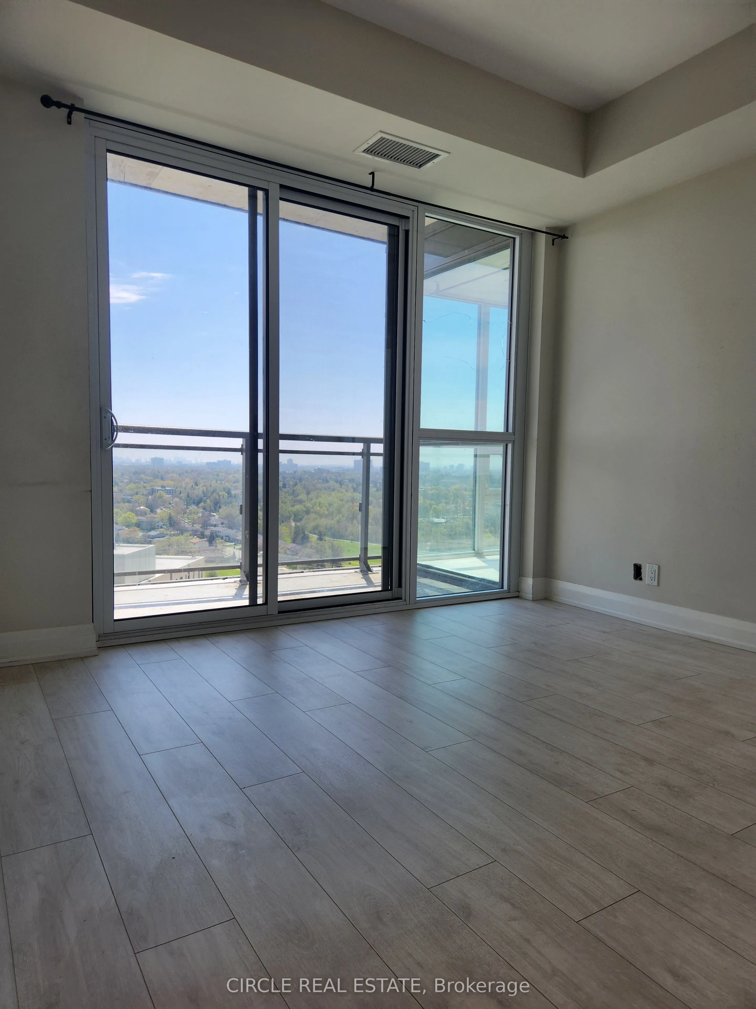 15 Lynch Street, #1505