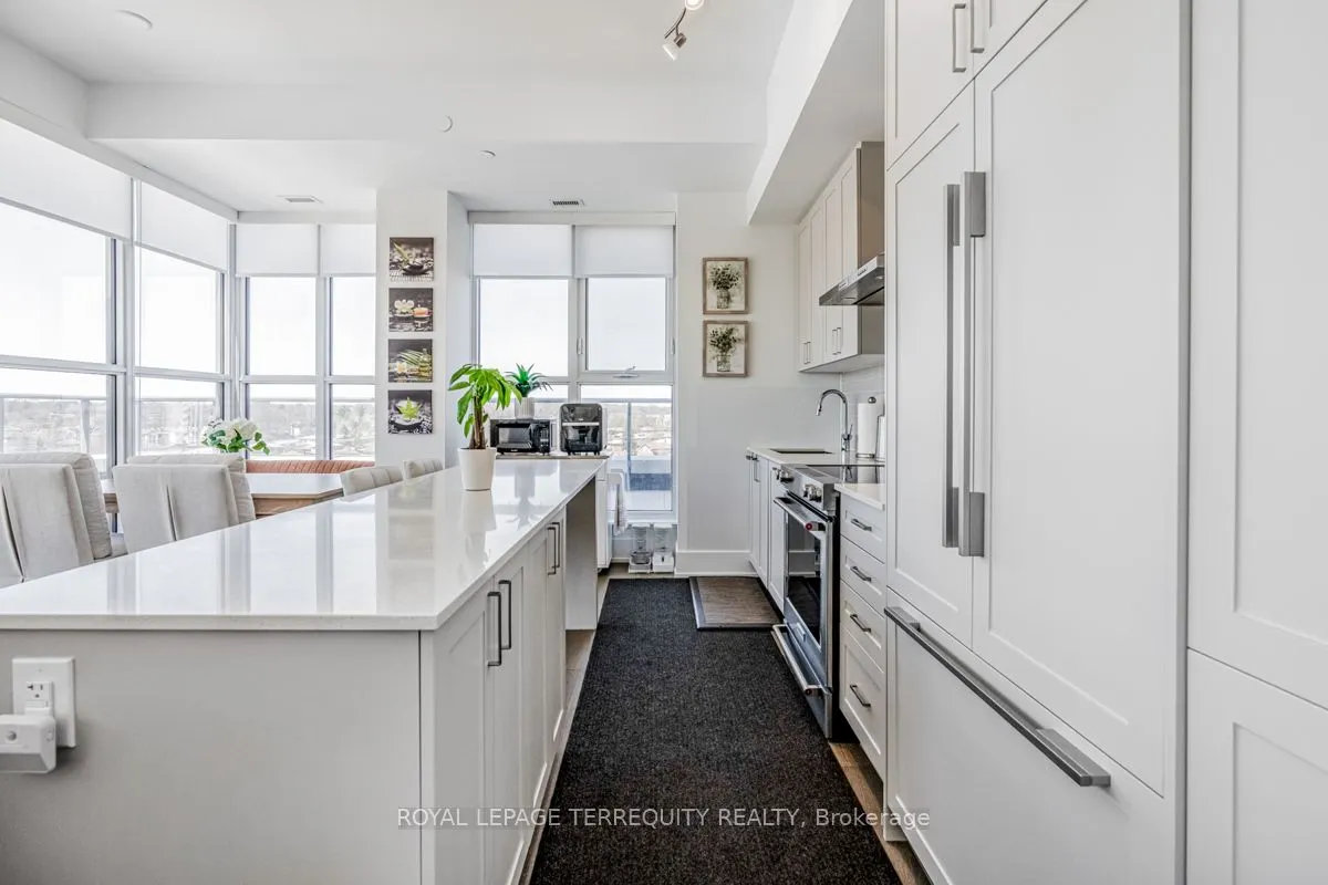 1063 Douglas McCurdy Common #702