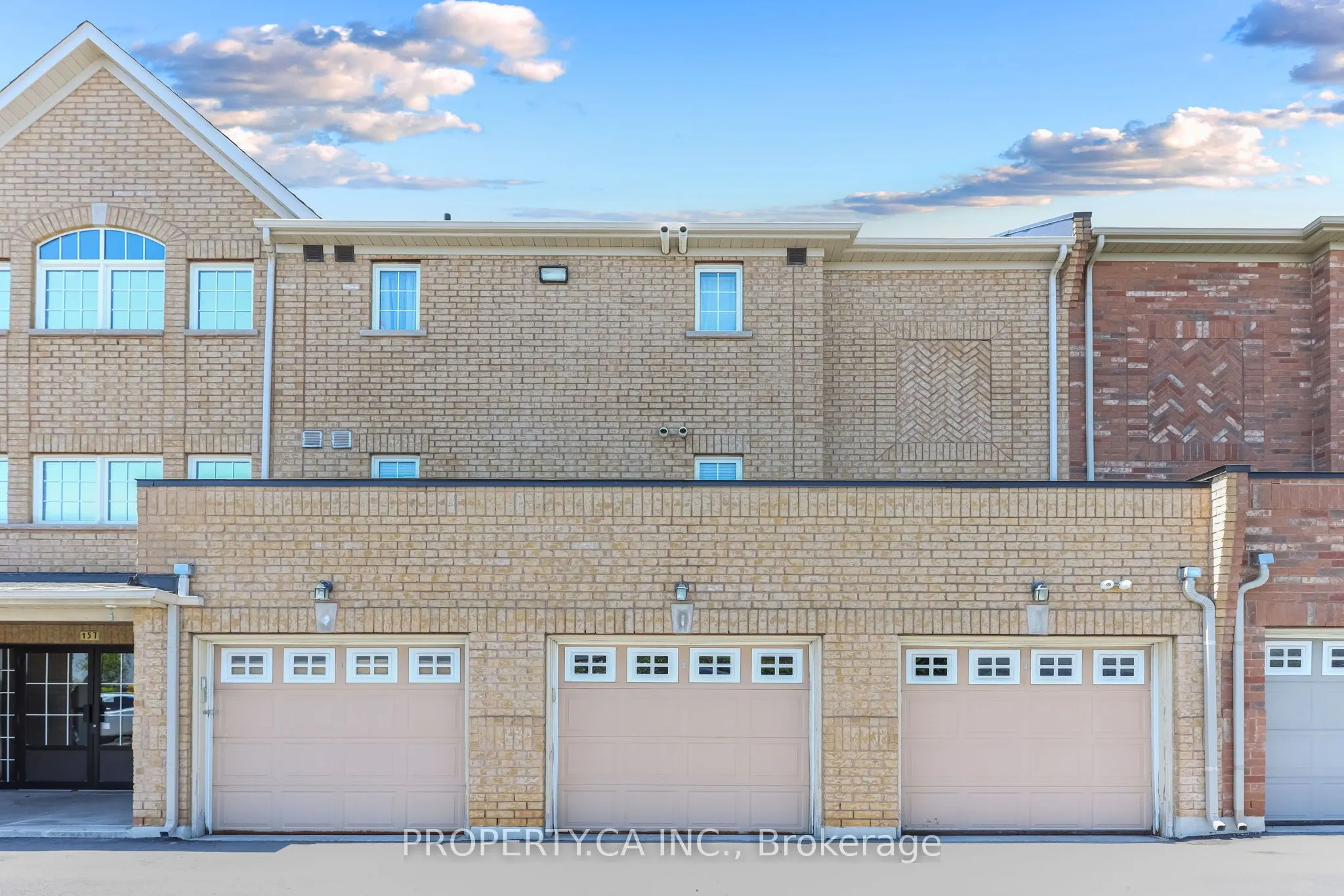 157 Isaac Devins Boulevard, #6