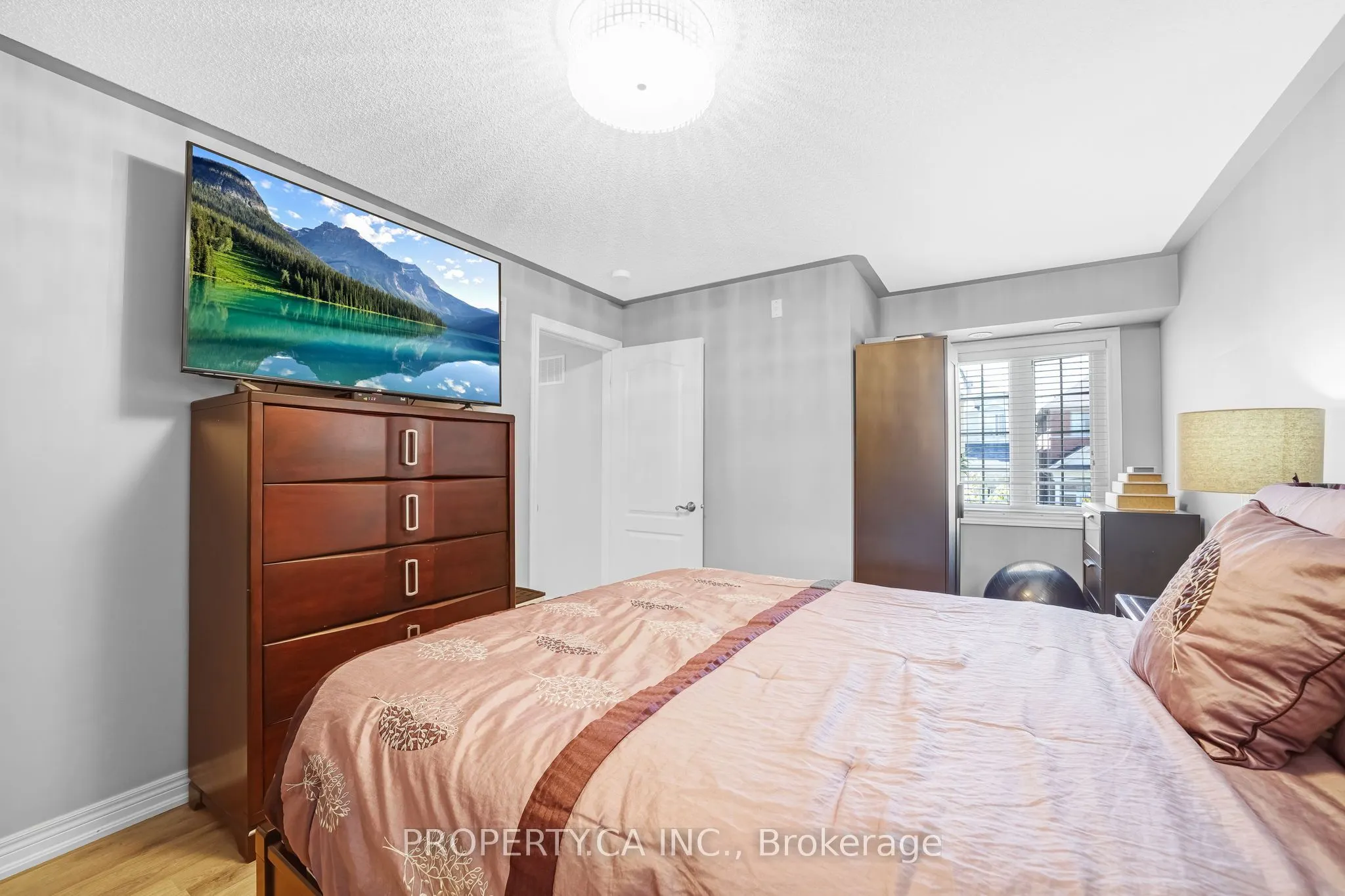 157 Isaac Devins Boulevard, #6