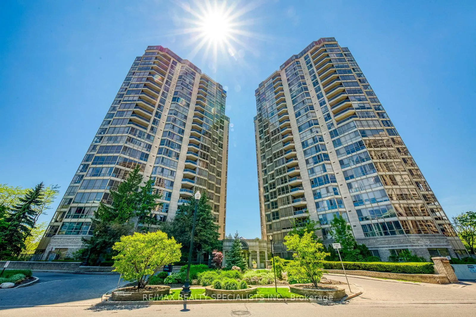 55 Kingsbridge Garden Circle W, #2213