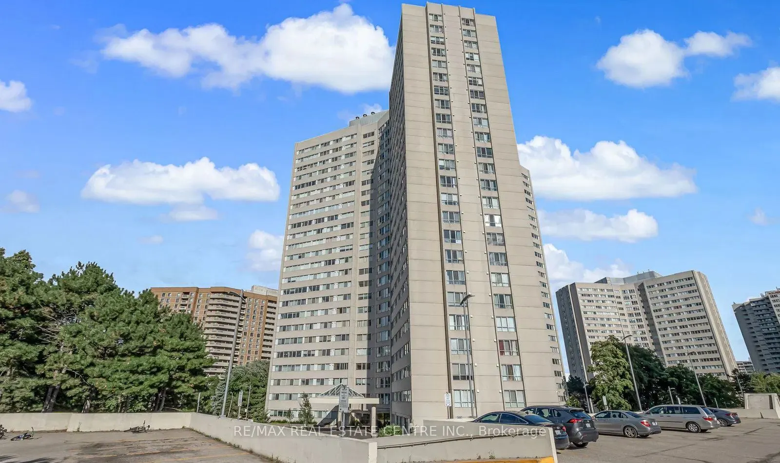 3700 Kaneff Crescent, #501