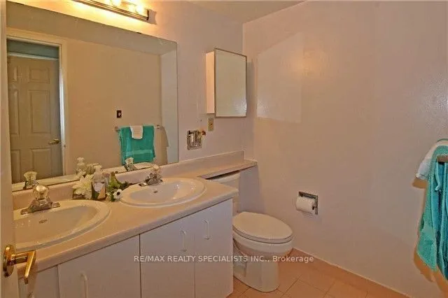 25 Agnes Street, #301