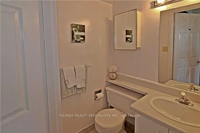 25 Agnes Street, #301