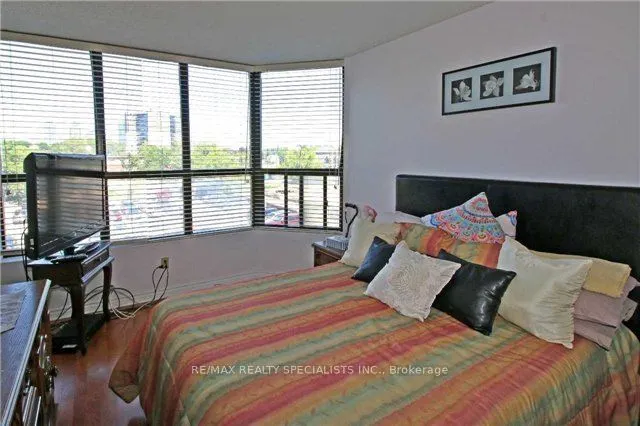 25 Agnes Street, #301
