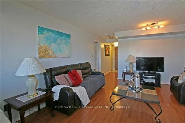 25 Agnes Street, #301