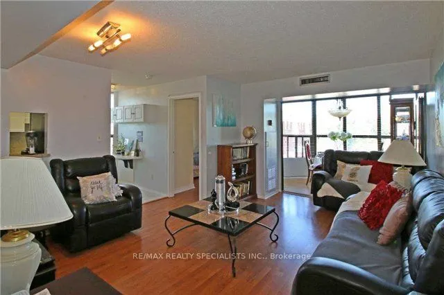 25 Agnes Street, #301