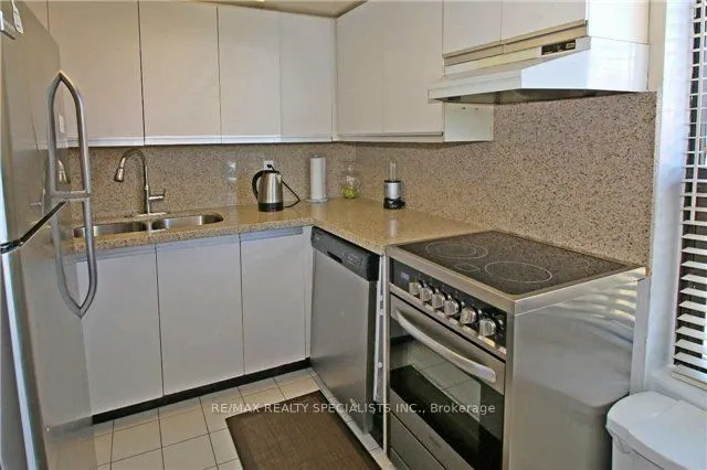 25 Agnes Street, #301