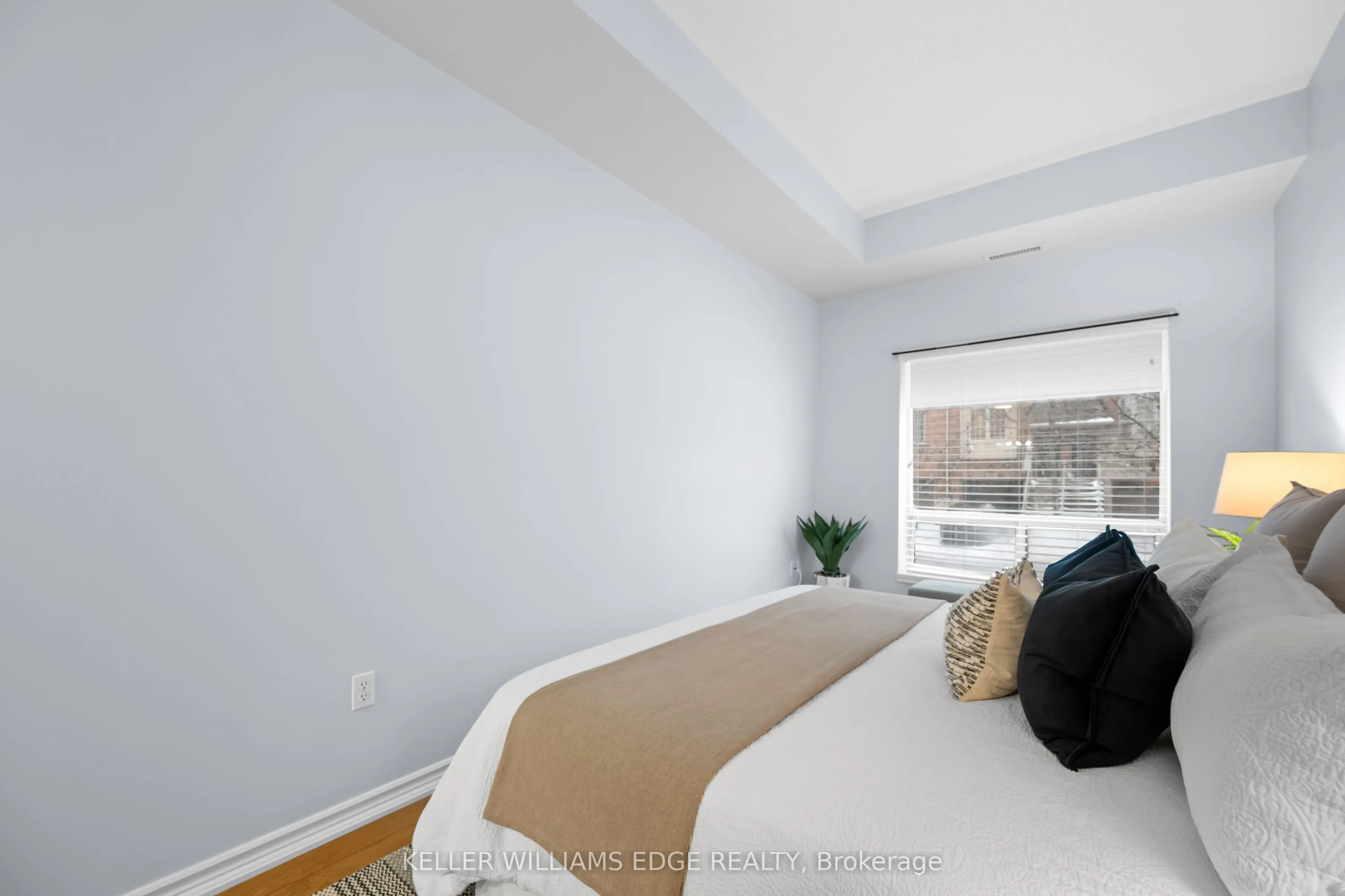 5070 Fairview Street, #107