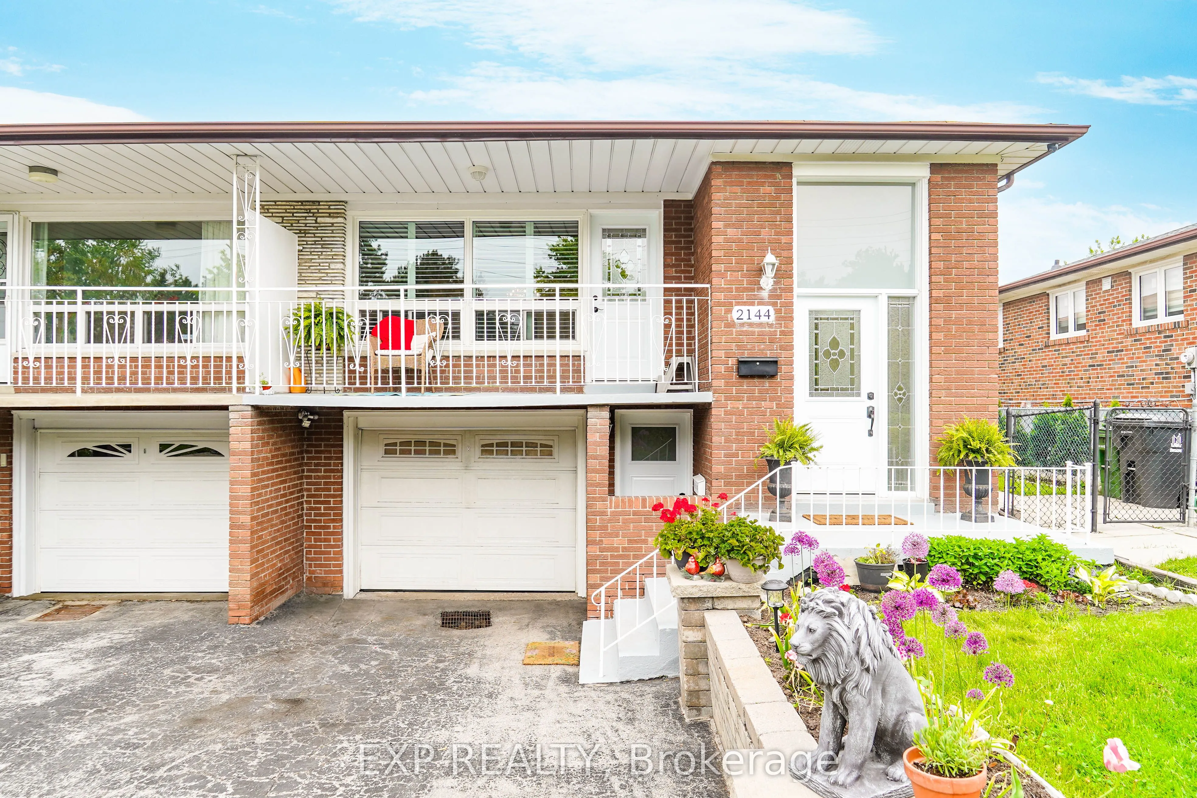 2144 Sheppard Avenue W