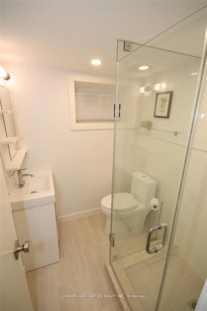 203 Fern Avenue, #Lower