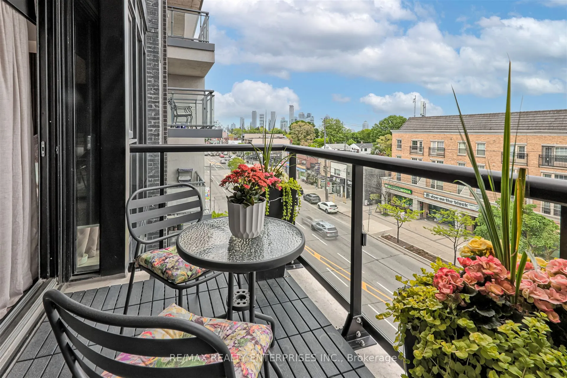 7 Smith Crescent, #410