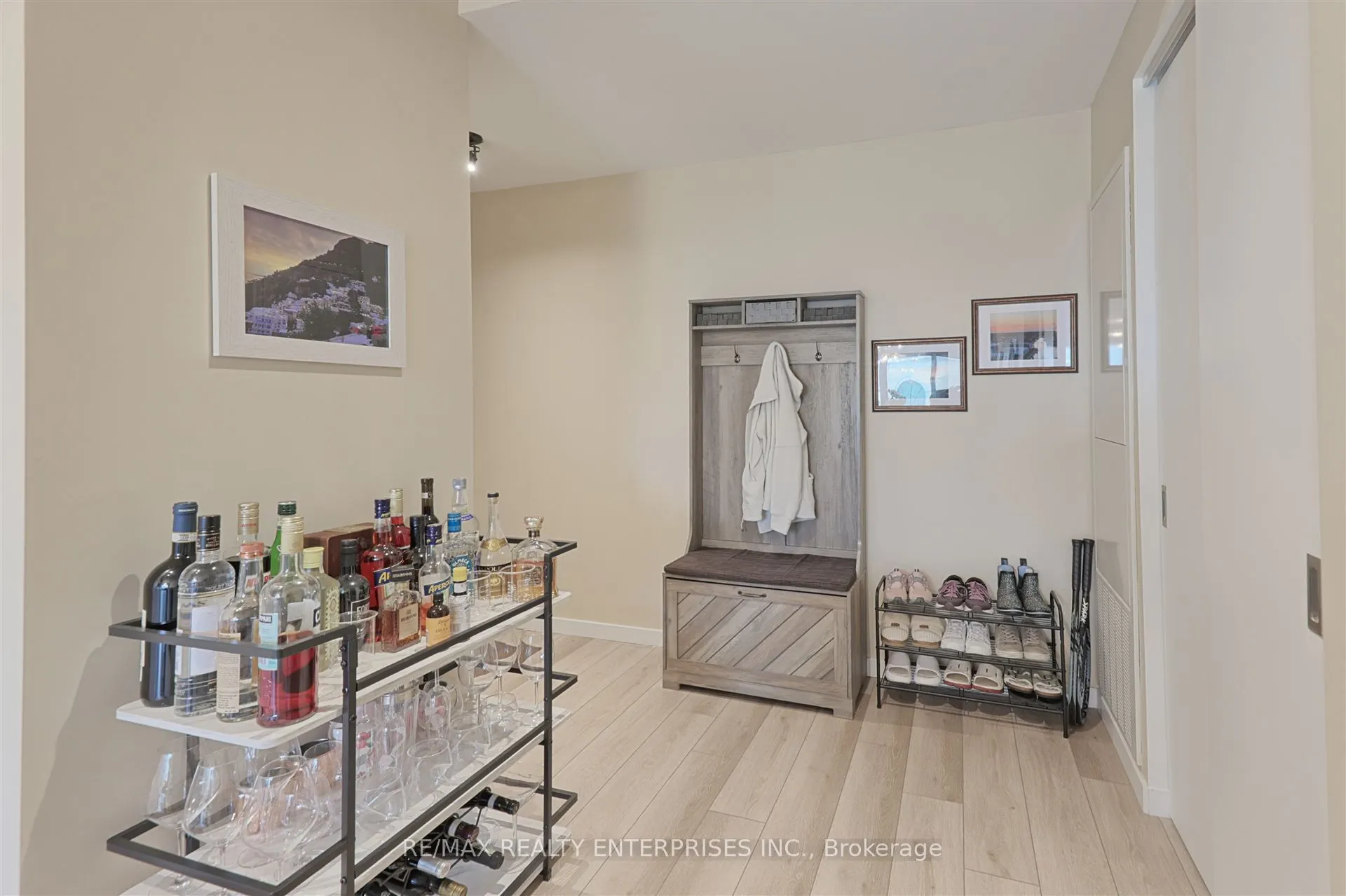 7 Smith Crescent, #410