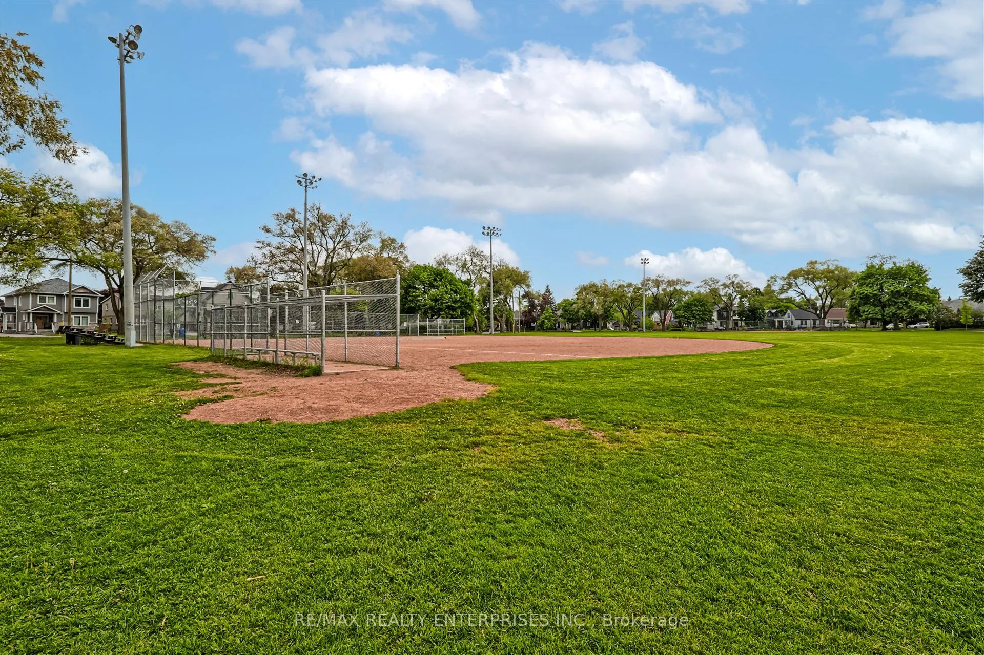 7 Smith Crescent, #410