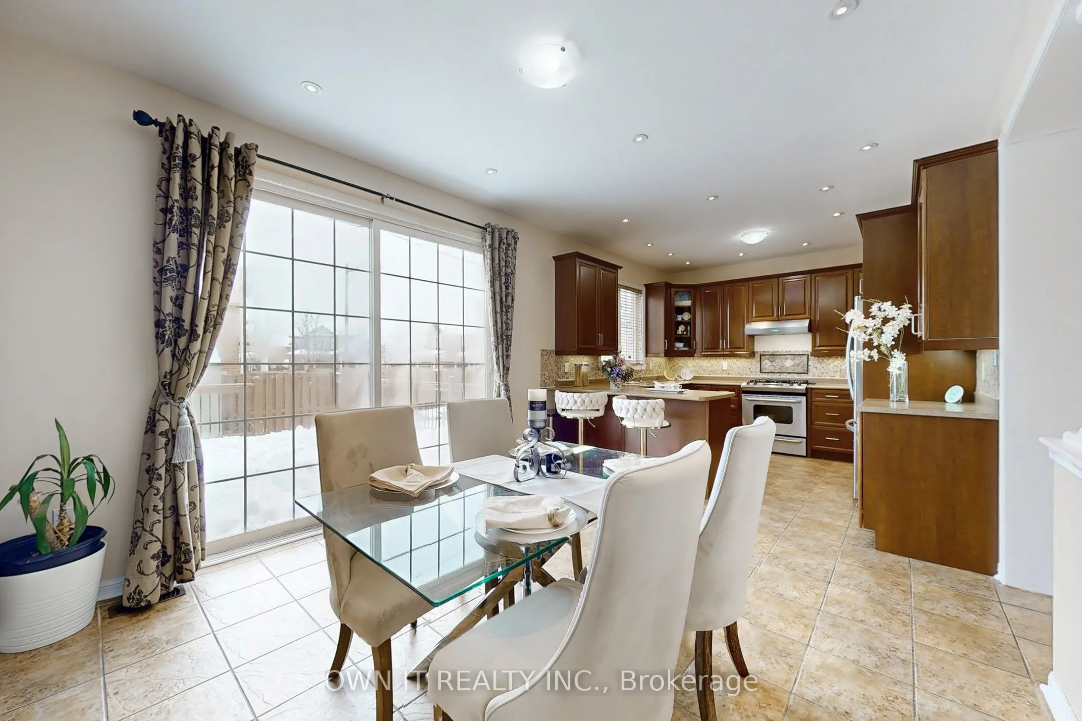 14 Alboreto Way