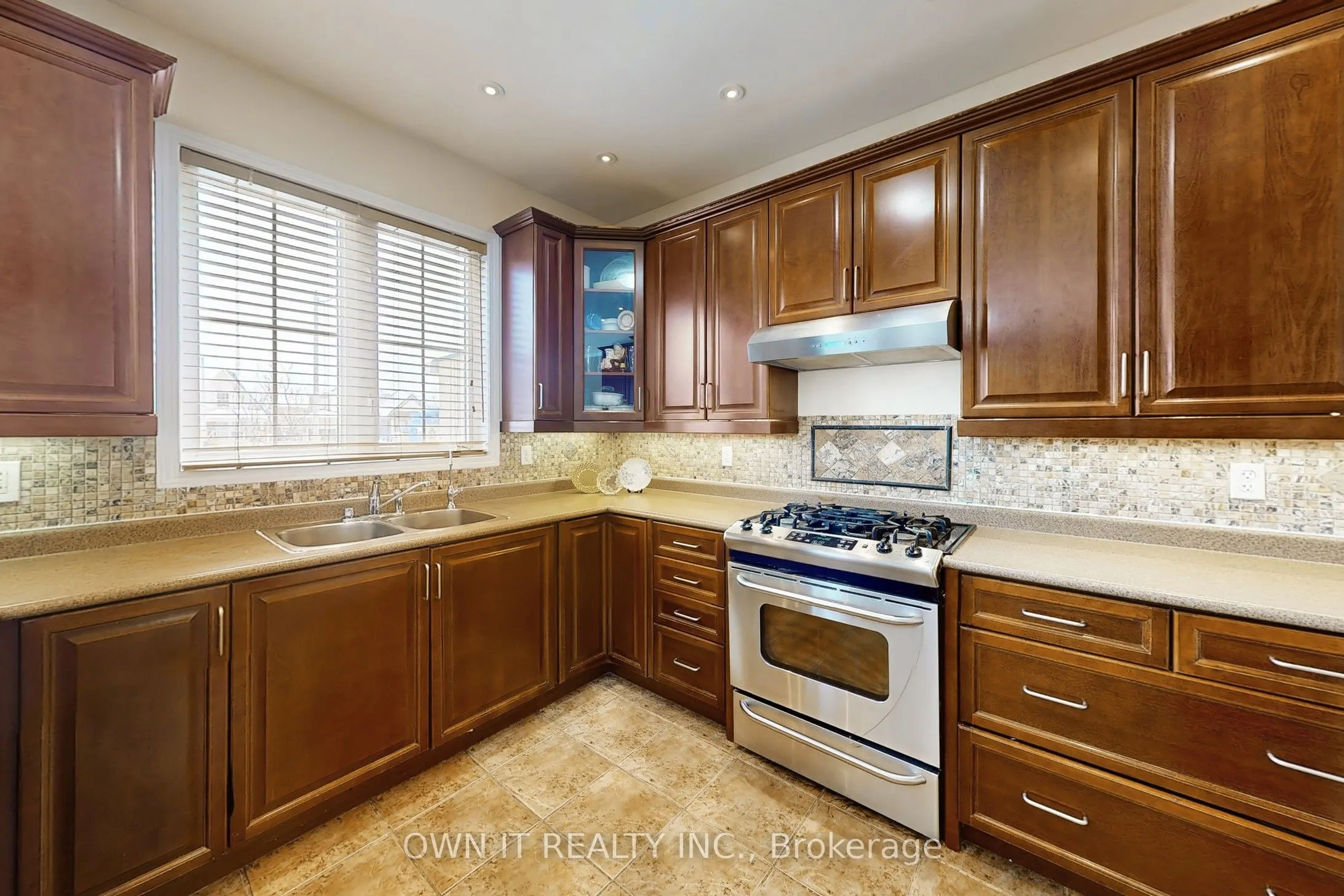 14 Alboreto Way