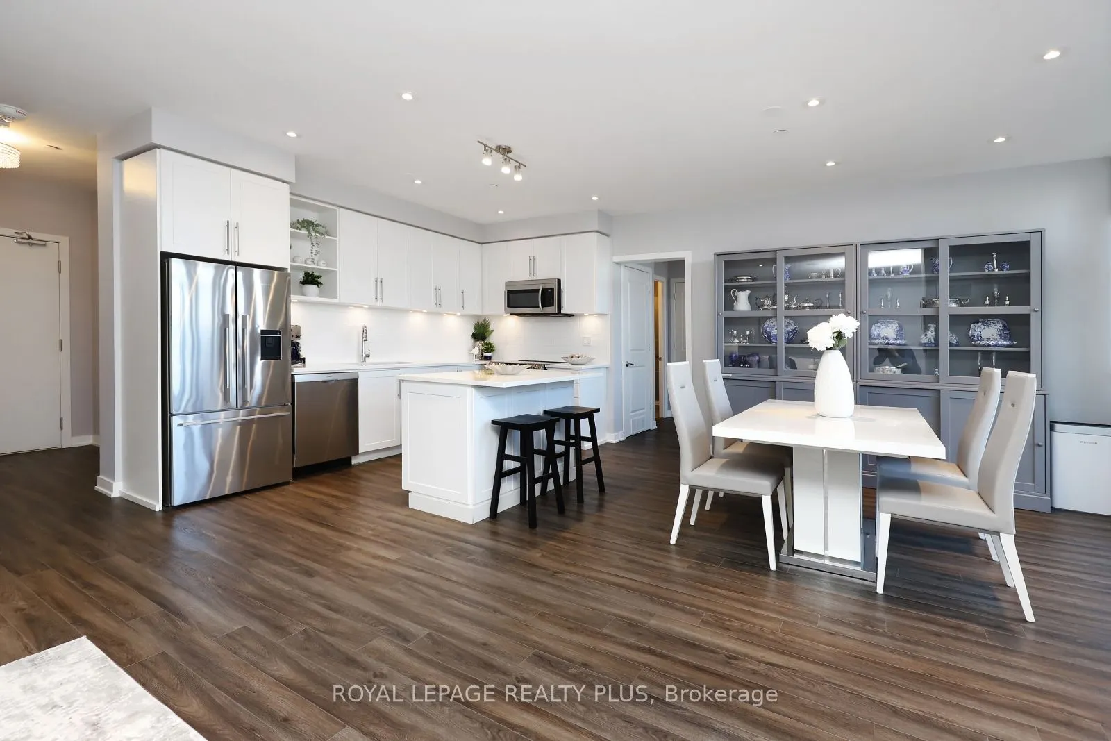 4699 Glen Erin Drive, #109