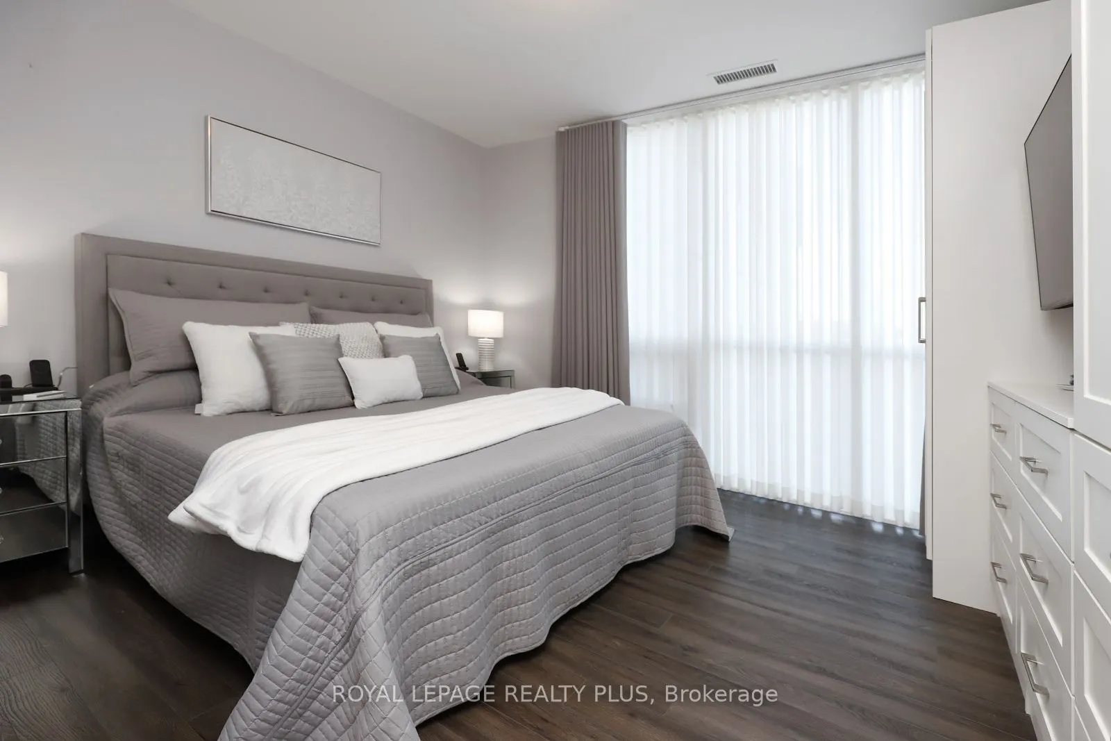 4699 Glen Erin Drive, #109