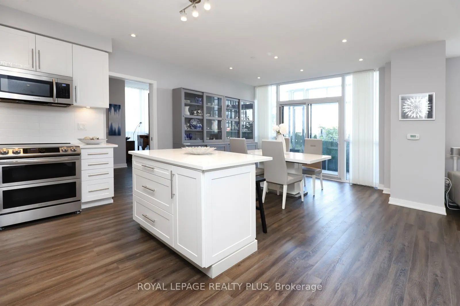 4699 Glen Erin Drive, #109