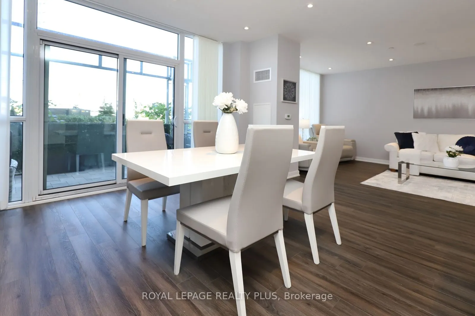 4699 Glen Erin Drive, #109