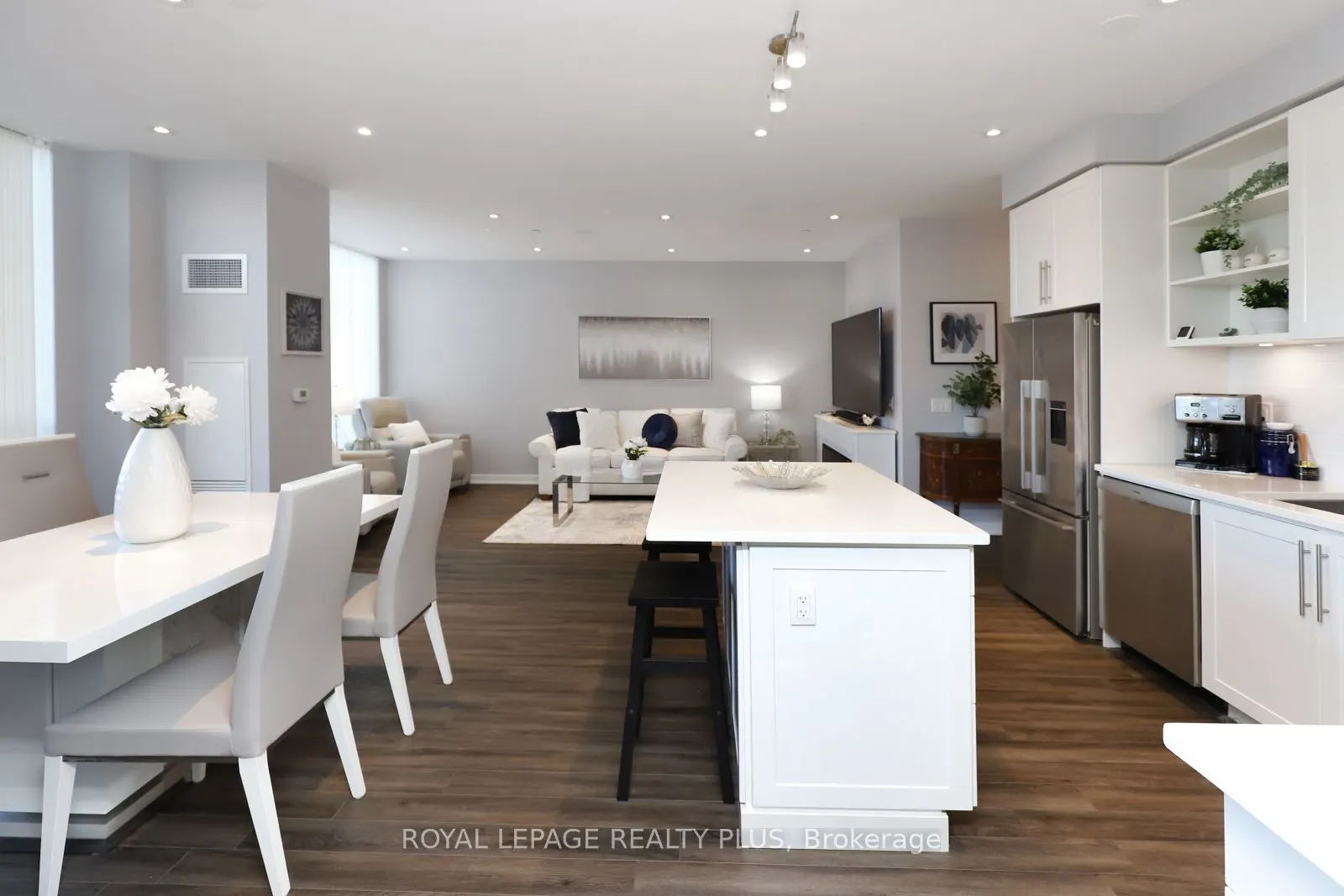 4699 Glen Erin Drive, #109