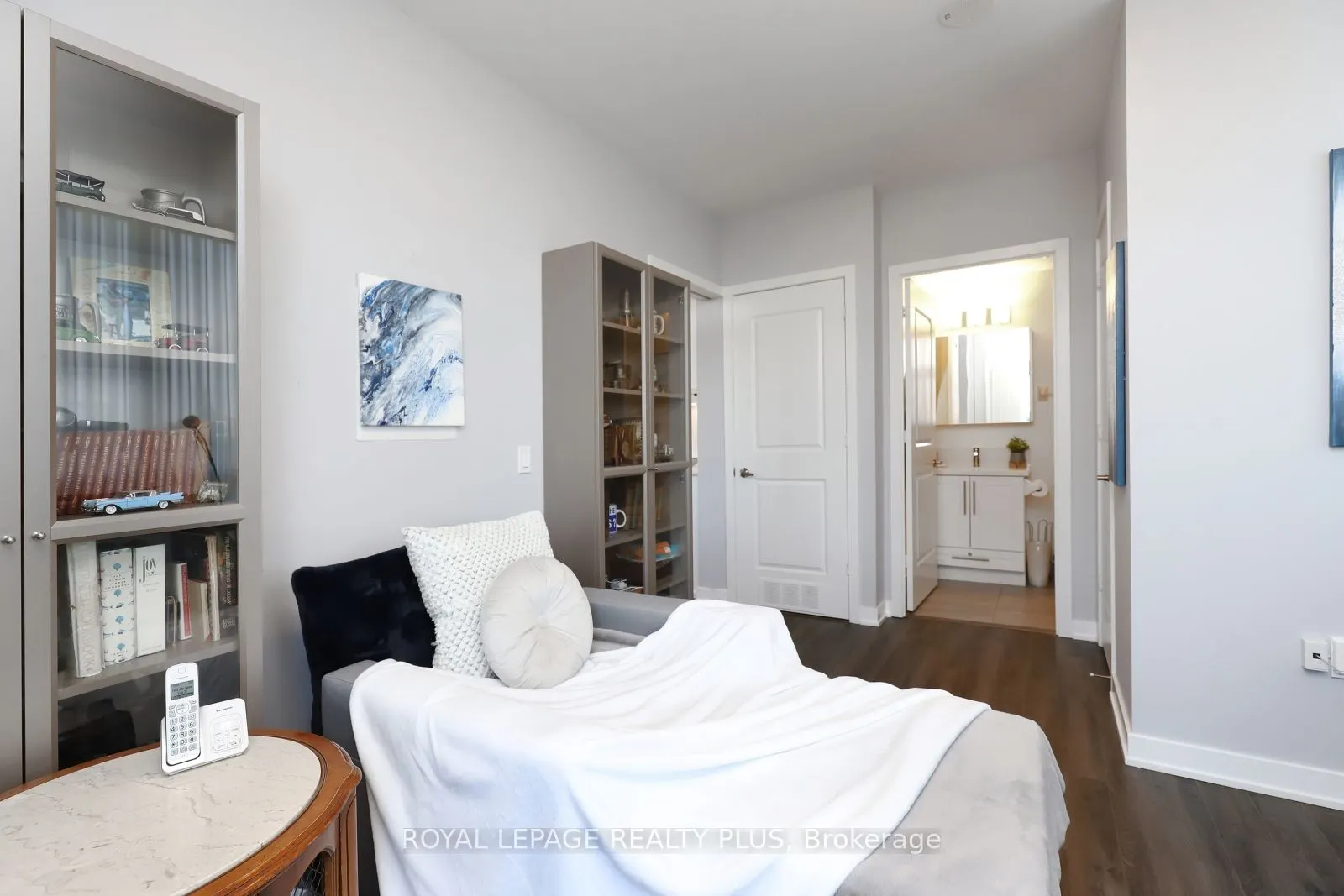 4699 Glen Erin Drive, #109