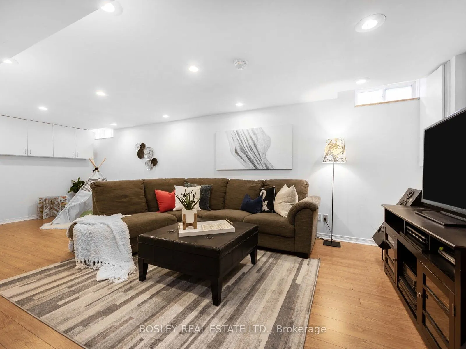3090 Keynes Crescent