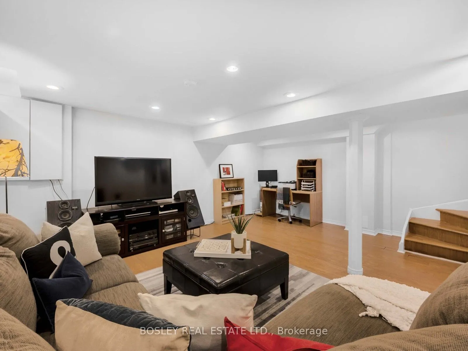 3090 Keynes Crescent