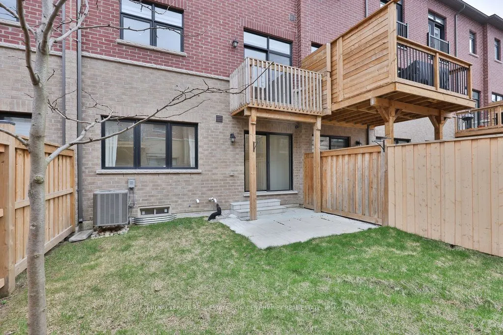 1663 Vellore Crescent
