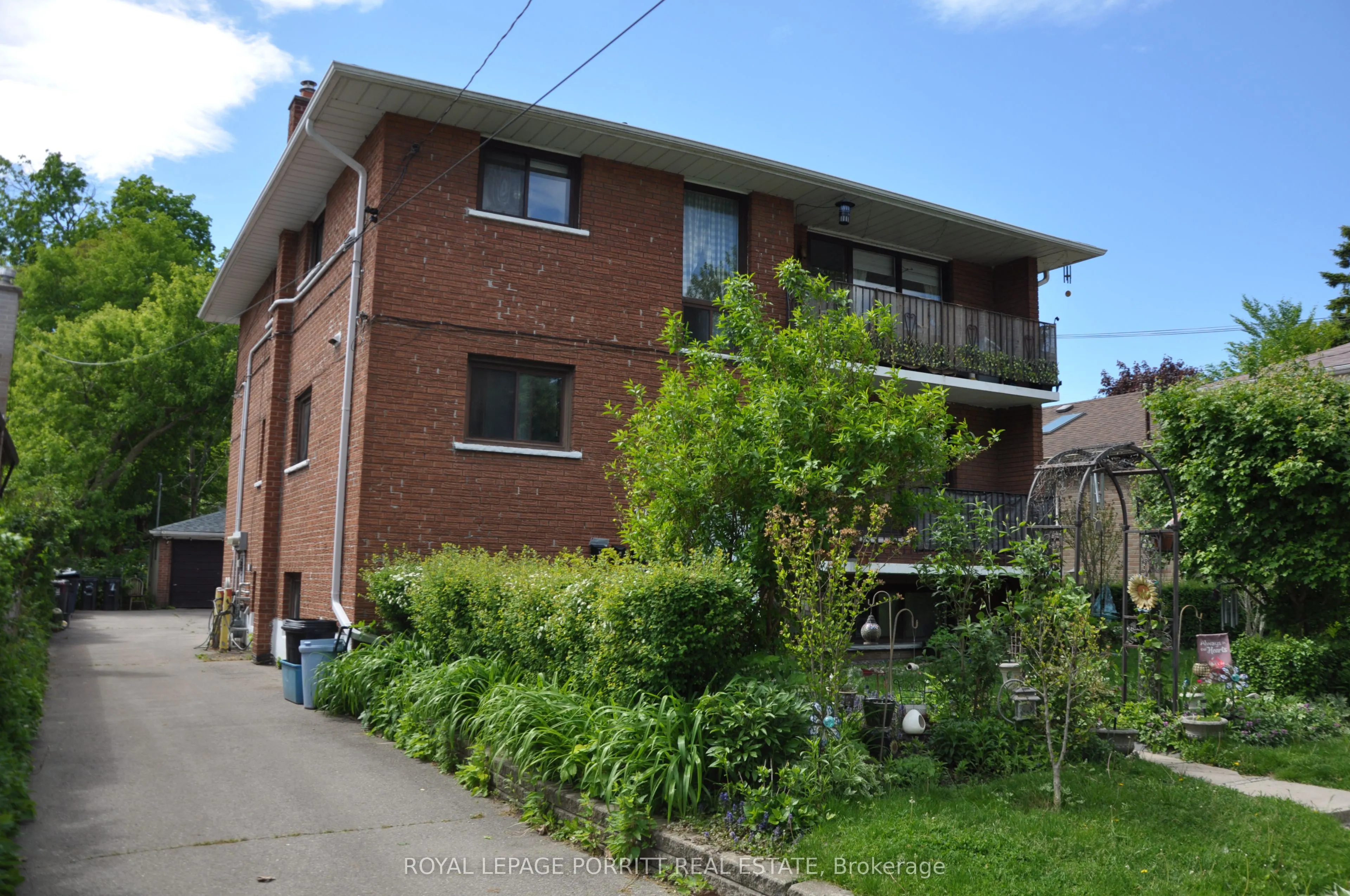15 Muskoka Avenue