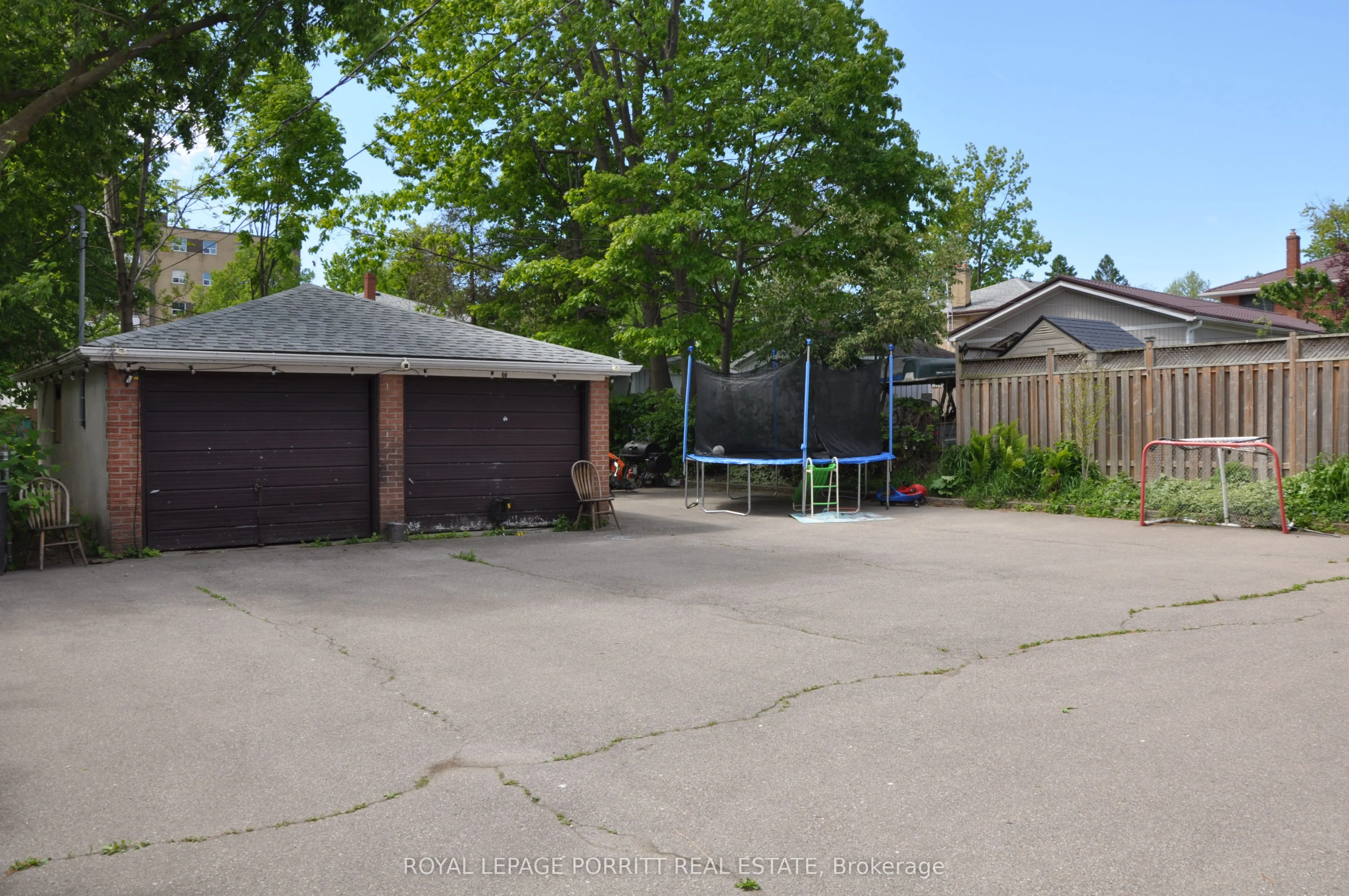 15 Muskoka Avenue