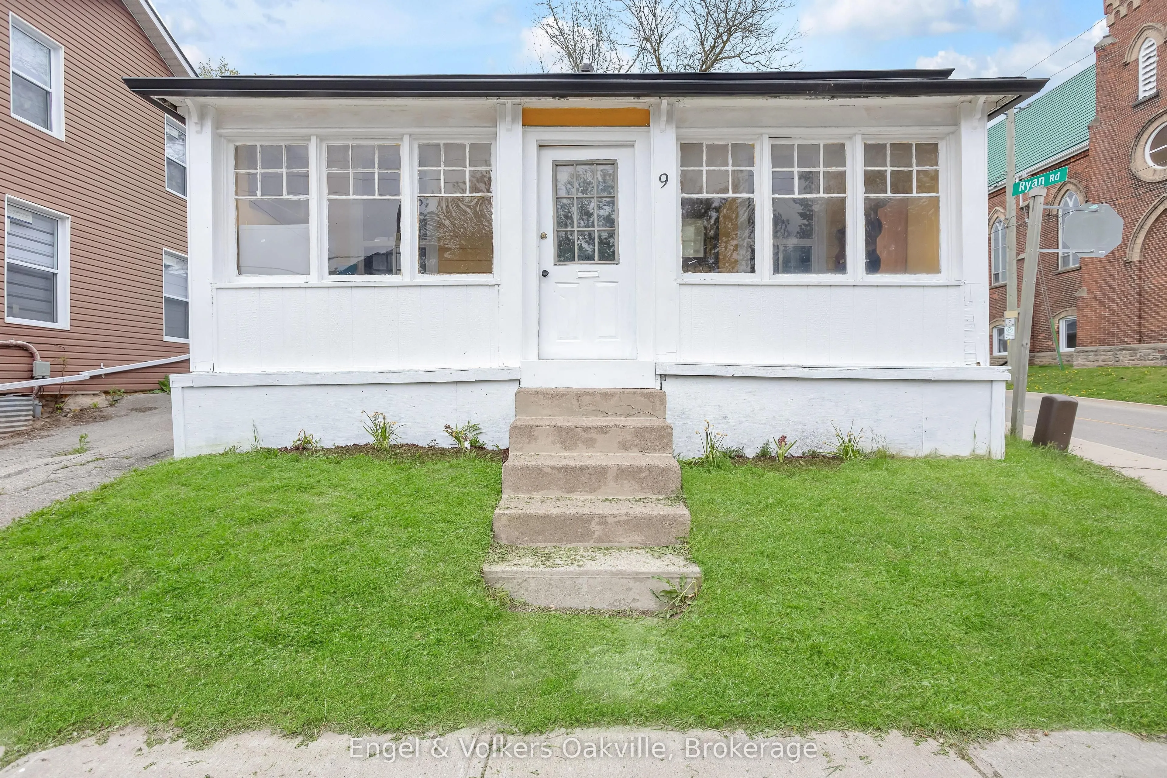 9 Guelph Street