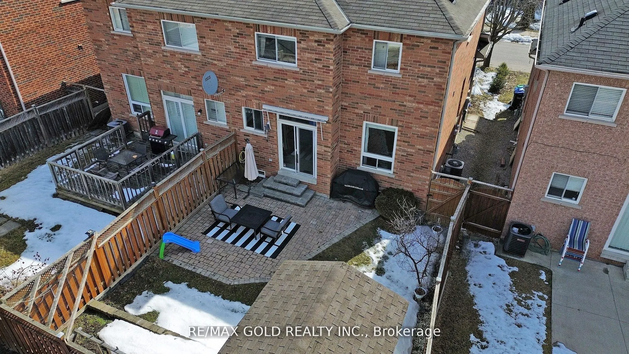 32 Ashdale Road