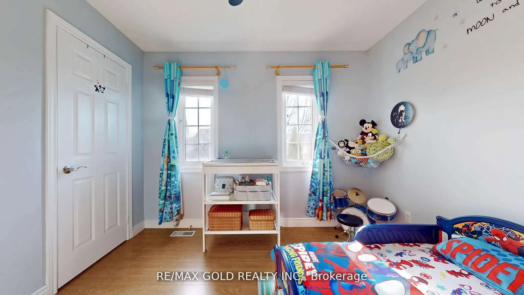 32 Ashdale Road