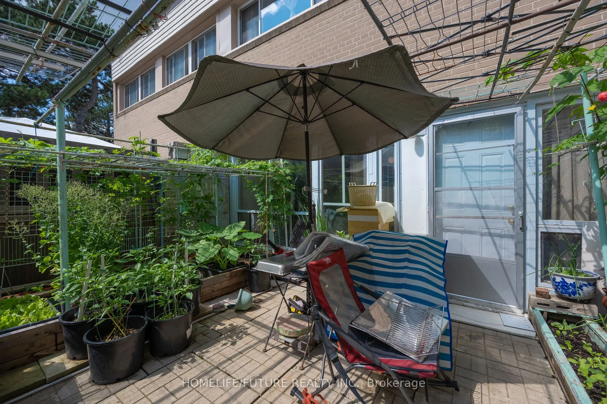 21 London Green Court, #31