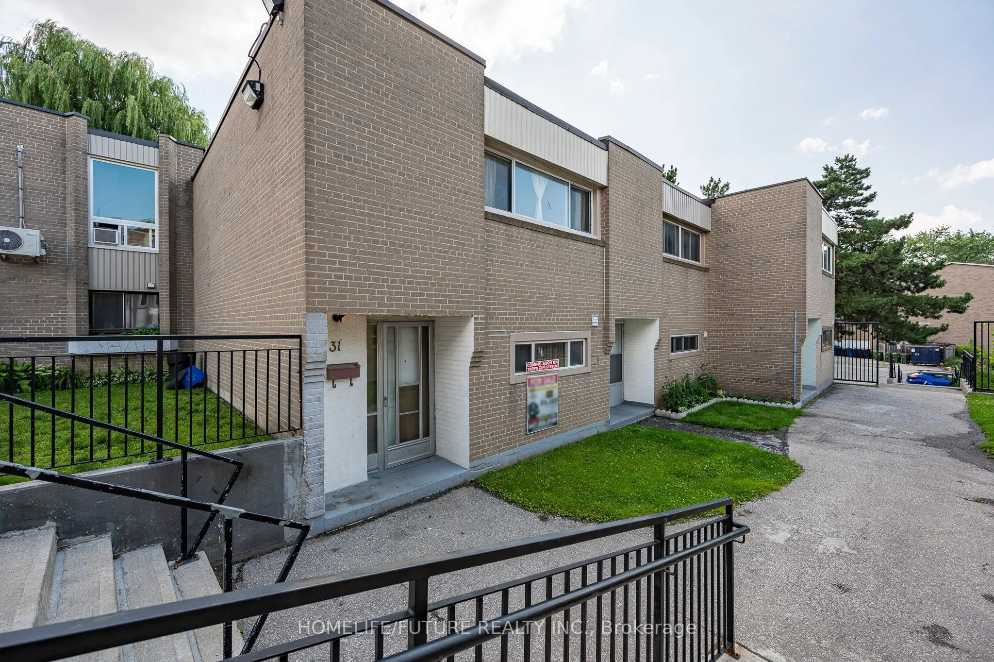 21 London Green Court, #31