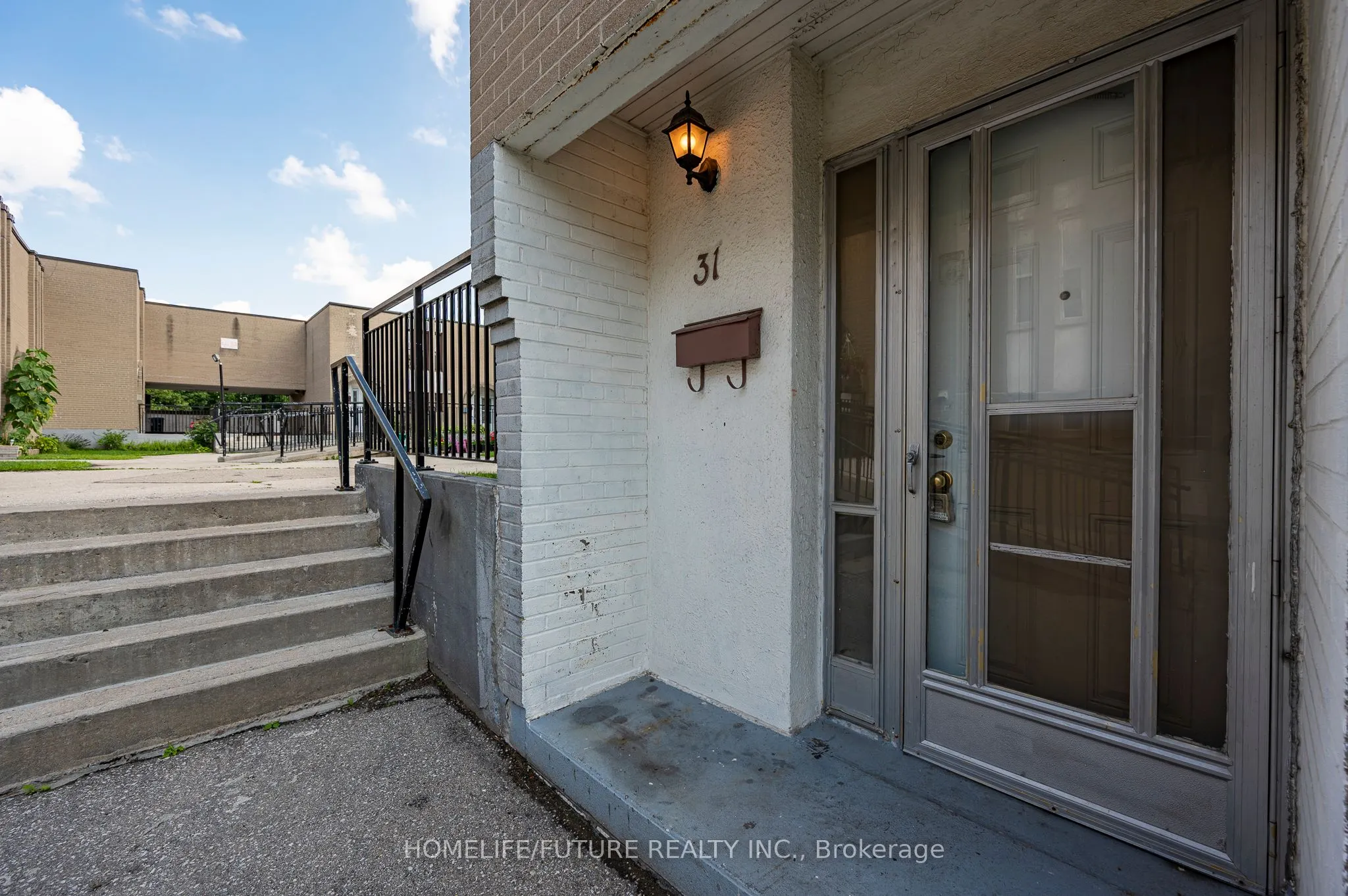 21 London Green Court, #31