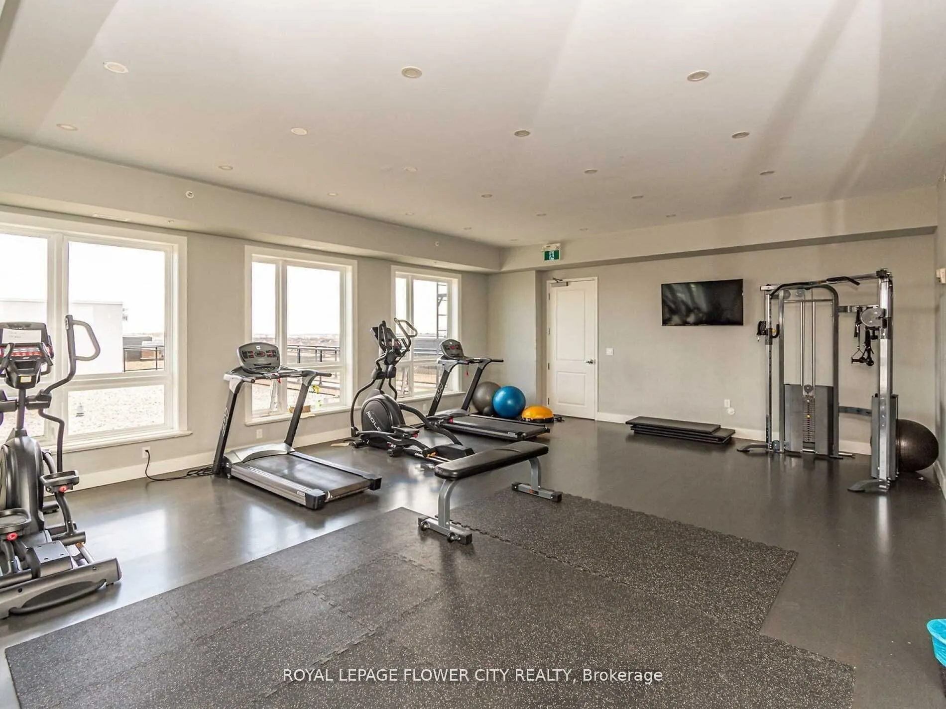 630 Sauve Street #404