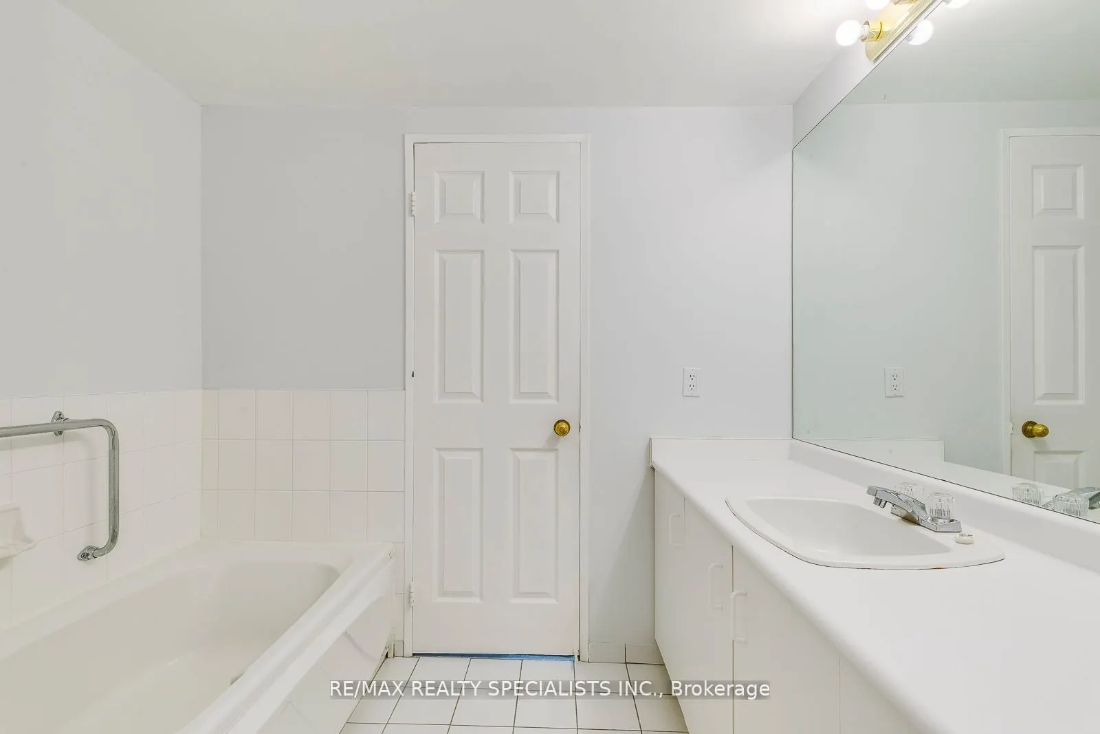 2155 Burnhamthorpe Road, #209